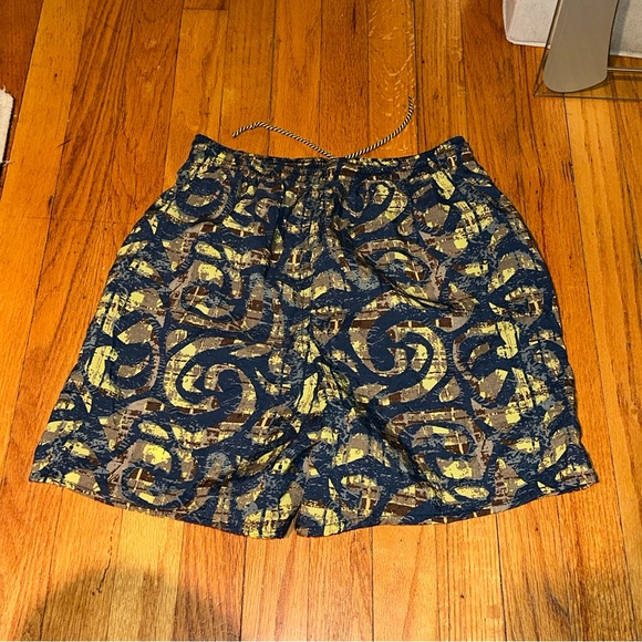 Rare Nike Vintage Nylon Abstract Shorts - Picture 6 of 7